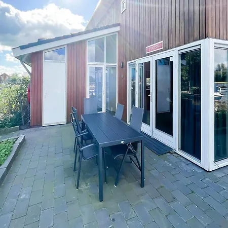 בית נופש Modern Near Water Uitgeest